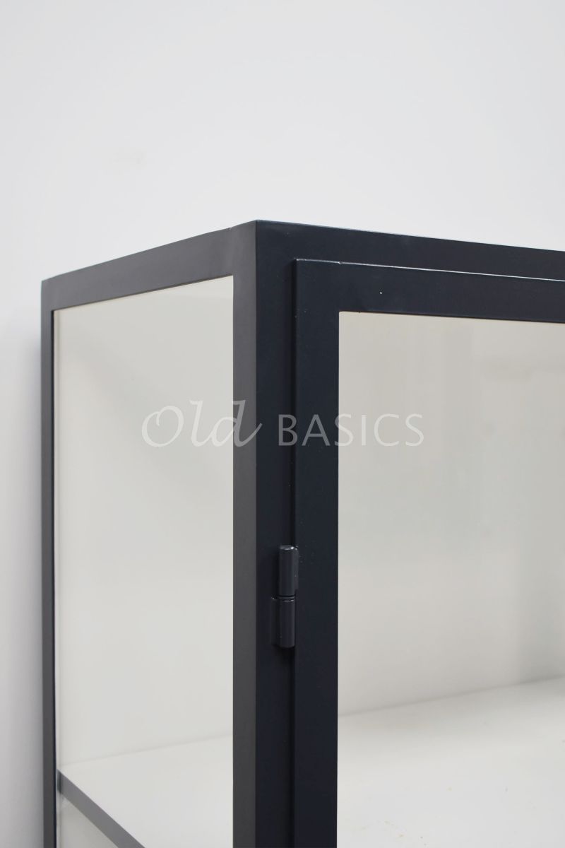Detail van Apothekerskast Demi, 4 deuren, RAL7021, grijs, zwart, materiaal staal